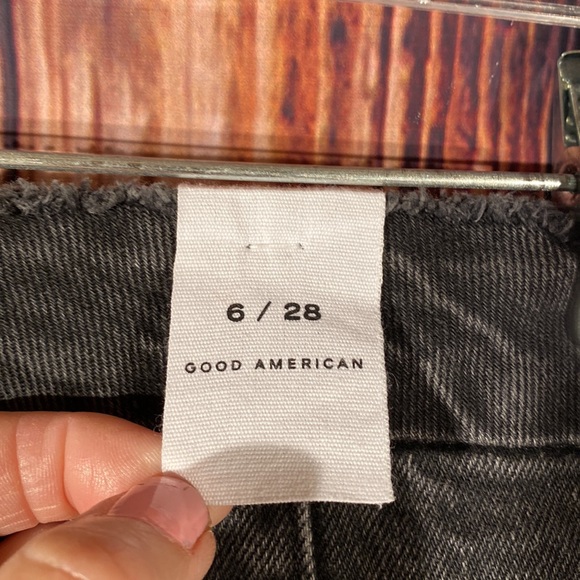 NWT GOOD AMERICAN | Icon straight vintage look distressed black denim jeans sz 6 - Picture 9 of 13